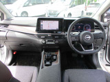車内。視界も良好でストレス無く快適なドライブをご提供できます♪