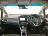 【前方視界】開放的な前方視界!運転がしやすく疲れにくいです♪窓が大きく、見通しがとっても良いおクルマですよ♪