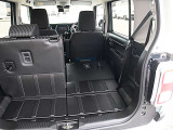 後部座席は、分割シート採用なので、多くの荷物の積込みが可能です。