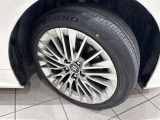 【純正アルミホイール】デザイン性、機能性に優れ、この車のために設計、生産されているのでボディとマッチしております!