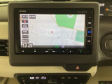 ナビゲーションはフルセグTV対応のGathers純正メモリーナビを搭載しています。Bluetoothオーディオ機能がありますので、スマートフォンなどの音楽も再生できます。