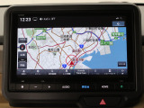 【純正8インチナビ】使いやすいナビ操作にオーディオ機能も充実!Bluetooth接続で運転中のハンズフリー電話や好みの音楽を車内に流す事が出来ます。ラインナップや車種に応じて豊富な機能が使用可能♪