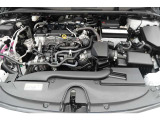 エンジンルームの樹脂部分は丁寧に磨いてツヤをだしています。当社の中古車のエンジンルームクリーニングはとても自信があります★
