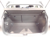 荷室は荷物を隠せるトノカバー付!充分な荷室の広さです!
