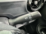 【オートライト】車外の明るさに応じて、自動的にライトの点灯・消灯をしてくれます。