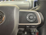 レーダークルーズコントロールを搭載しております。前車との距離をレーダーで測り一定の車間距離とスピードを保つとても便利な機能です。高速道路で楽に安心安全です!