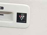 プラズマクラスター搭載のシーリングファンは空気を循環させて、広々とした室内空間の室温を均等に保ちます。