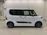 軽自動車、小型車を中心に常時300台展示車を御用意させて頂いております