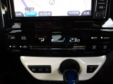 オートエアコンを装着しておりますので車内をお好みの快適な温度に保つことが可能です!