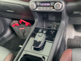 駐車ブレーキは電動式です。オートホールド機能付きで便利ですね