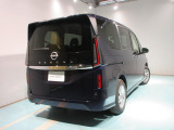 納車前に入念な点検整備をさせていただきます。もちろん全車走行距離無制限のワイド保証付ですので安心してお乗りいただけます。