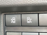 両側スライドドアはオート機能付き。運転席からも開閉可能です。