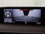 上から車両を見下ろしたような映像をナビゲーション画面に表示する「パノラミックビューモニター」を搭載しています。
