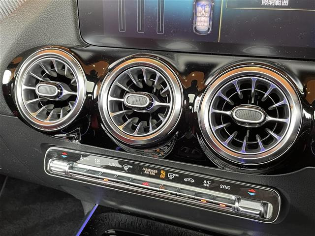 メルセデス・ベンツ GLAクラス GLA200d 4マチック AMGライン 4WD 4WD