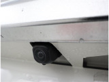 バックカメラが付いているので後方確認が非常にしやすいです。今や運転初心者も熟練者も必須装備!ついていて損はないですね♪