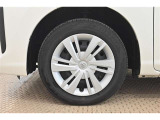 純正なので車に似合うデザインになっていますね。スタッドレスタイヤもご相談下さい。