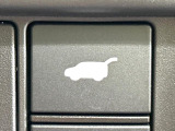 【パワーバックドア】スマートキーや運転席のボタンを押すだけでリアゲートが自動で開閉します!荷物を持っている時や、高い位置にあるバックドアを閉める際に便利な機能です♪