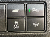 【パワーバックドア】スマートキーや運転席のボタンを押すだけでリアゲートが自動で開閉します!荷物を持っている時や、高い位置にあるバックドアを閉める際に便利な機能です♪