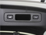◆予約クローズ機能付きパワーテールゲート◆キーや運転席のボタン、ハンズフリー機能など多彩なアクセスで自動開閉できます。