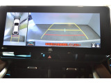 バックモニター付き。車両後方の映像が画面に表示されるので、車庫入れが苦手な人も安心です。ただし、目視確認もお忘れなくお願いいたします。