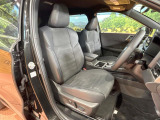 運転席シート廻りは使用感も少なく、良好な状態となっています。丁寧に使われていたことがよくわかりますね。