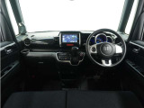 ◆視界広々で非常に運転しやすくロングドライブでも疲れを感じさせないすっきりとまとまったインパネ周りです。