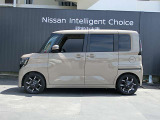 お子様ステップや乗降用グリップなど、ステップ高を低く抑えた日産ならではの親切設計。小さなお子様からお年寄りまで、家族みんなが『自分で楽に乗り降りできる』優しさがこのサイドビューに詰まっています
