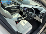 ボルボのシートは、整形外科の医師と共同開発されてます。長時間の運転も疲れにくく、快適にドライビングをお楽しみいただけます。