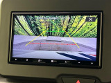 【バックカメラ】駐車時に後方がリアルタイム映像で確認できます。大型商業施設や立体駐車場での駐車時や、夜間のバック時に大活躍!運転スキルに関わらず、今や必須となった装備のひとつです!