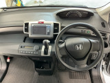 【前方視界】開放的な前方視界!運転がしやすく疲れにくいです♪窓が大きく、見通しがとっても良いおクルマですよ♪