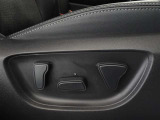 パワーシート搭載。微妙な調整が手軽にでき、ピッタリのポジションで運転することが可能です。