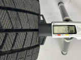 冬タイヤの残り溝は7.8mmです。スリップラインからは6.4mmとなっております。