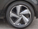 【タイヤ】 【純正17インチアルミホイール】《205/50R17》専用のアルミなのでお車のイメージぴったりですね!