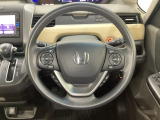 ハンドルにHondaセンシング系のクルーズコントロールやレーンキープアシストなどのスイッチと、オーディオの操作スイッチが装備されています。ハンドルから手を離さず安全に操作できます。