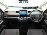 ◆視界広々で非常に運転しやすくロングドライブでも疲れを感じさせないすっきりとまとまったインパネ周りです。