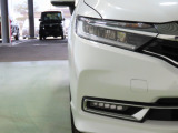 LEDヘッドライトは、点灯の瞬間から光量を発揮し、突然暗くなるトンネルなどでの安定感を高めます。