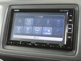 ナビゲーションは純正メモリーナビ(VXM-194VFi)を装着しております。AM、FM、CD、DVD再生、Bluetooth、フルセグTVがご使用いただけます。初めて訪れた場所でも安心ですね!
