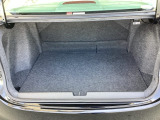 広々としたトランクスペースを備えており、日常の買い物から旅行の荷物までしっかり収納。使い勝手の良い荷室で、さまざまなシーンに対応できます。