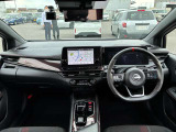 インパネ全体の写真で見た目もわかりやすく、使いやすいお車です。