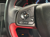 ステアリングにオーディオ操作スイッチが付いています。オーディオ画面に直接タッチしなくても操作が出来ますので、運転に集中できます。