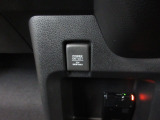 12V電源ソケットを設置しております。周辺機器の充電にご利用頂けます。
