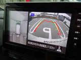 【アラウンドビューモニター&バックモニター】クルマを真上から見下ろしているかのような映像が表示され、周囲の状況がひと目で把握できるので、安心してスマートに駐車できます。駐車が苦手な方にオススメです!