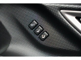 運転席のシートポジションメモリー機能は、登録済みの運転者と交代しても、シートポジションの変更の手間がかかりません。