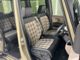 乗降がしやすい運転席。高さが調節できて小柄な方でも運転しやすいポジションをとることができます。