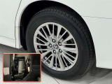 タイヤサイズは225/60R17!純正アルミホイール!残り溝は5ミリ程度!パンク修理キット搭載車!