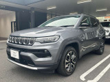 【フロントグリル】7スロットルグリルはJeep伝統の証です。SUVのみにこだわり続けている伝統あるJeep車へお乗り頂いてみてはいかがですか?