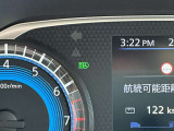 ハイビームアシストは周囲の明るさから対向車や先行車、街灯の有無などをフロントカメラが検知して、自動でハイビーム(上向き)とロービーム(下向き)を切り替える機能です。