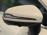 納車前整備は、メルセデスベンツ国際認定メカニックによる最新の検査ライン等の施設が充実した当社工場で入念に行います。メルセデス・ベンツの定める厳しい基準をクリアしたお車のみをご案内させて頂きます。