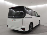 大きすぎず、小さすぎず、運転もしやすくシートアレンジも多彩で、どの世代の方にも気に入っていただけるお車です♪