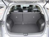 6:4の比率で後席が倒れてくれます。乗車人数と載せる荷物によってレイアウトを変えられます。